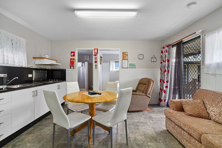 Traralgon-Lifestyle-Parks-Cabins-18-min