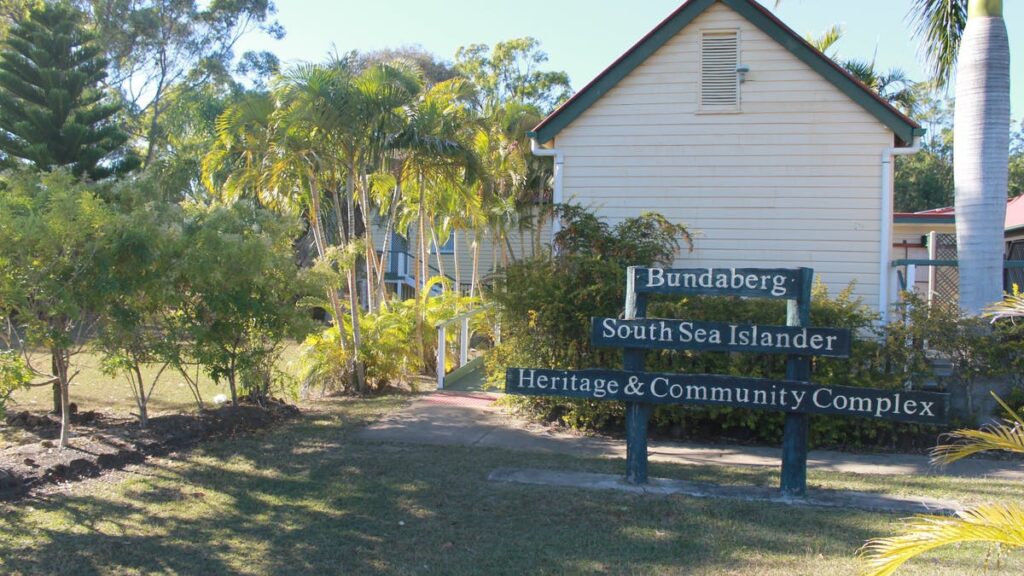 Lifestyle-Parks-BIG4-Cane-Village-Holiday-Park-Bundaberg-Weekender-Kitchen1